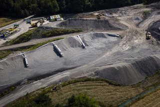 Une pénurie de sites de stockage des déchets se profile en Suisse (photo d'illustration). KEYSTONE/MICHAEL BUHOLZER